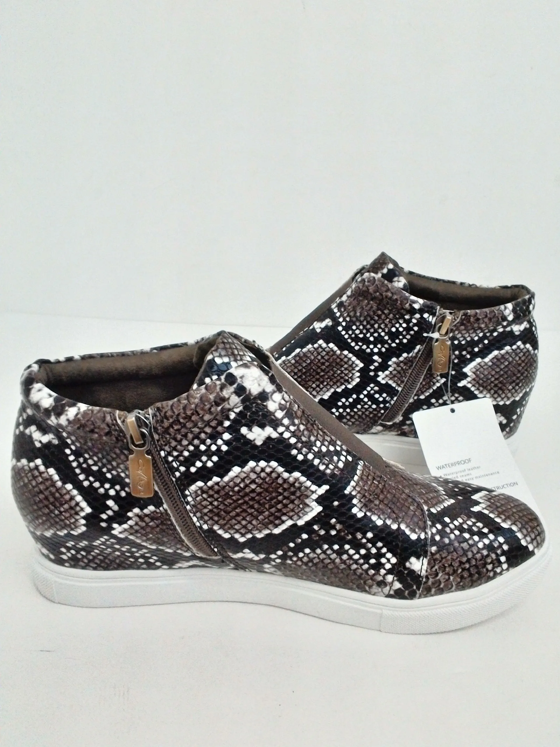 College Women's Snake Print Sneakers Size 9 M