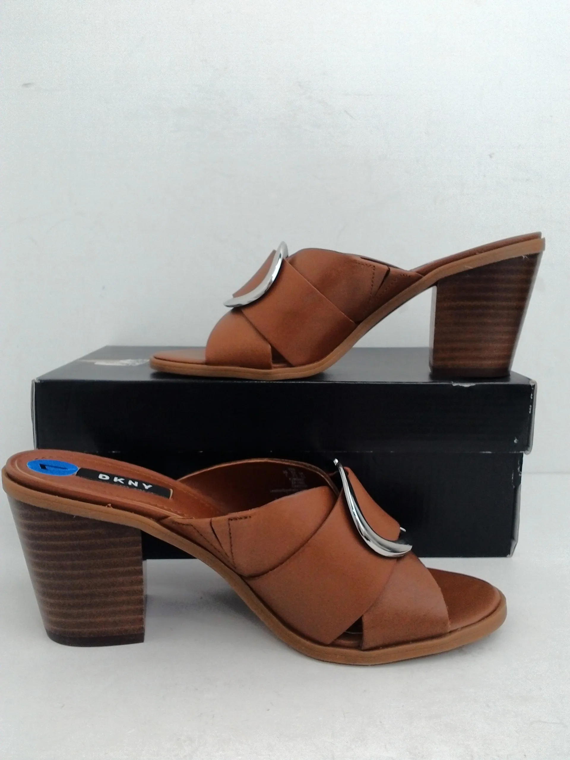 DKNY Women's Cavi Sandal Mule Brown Size 7