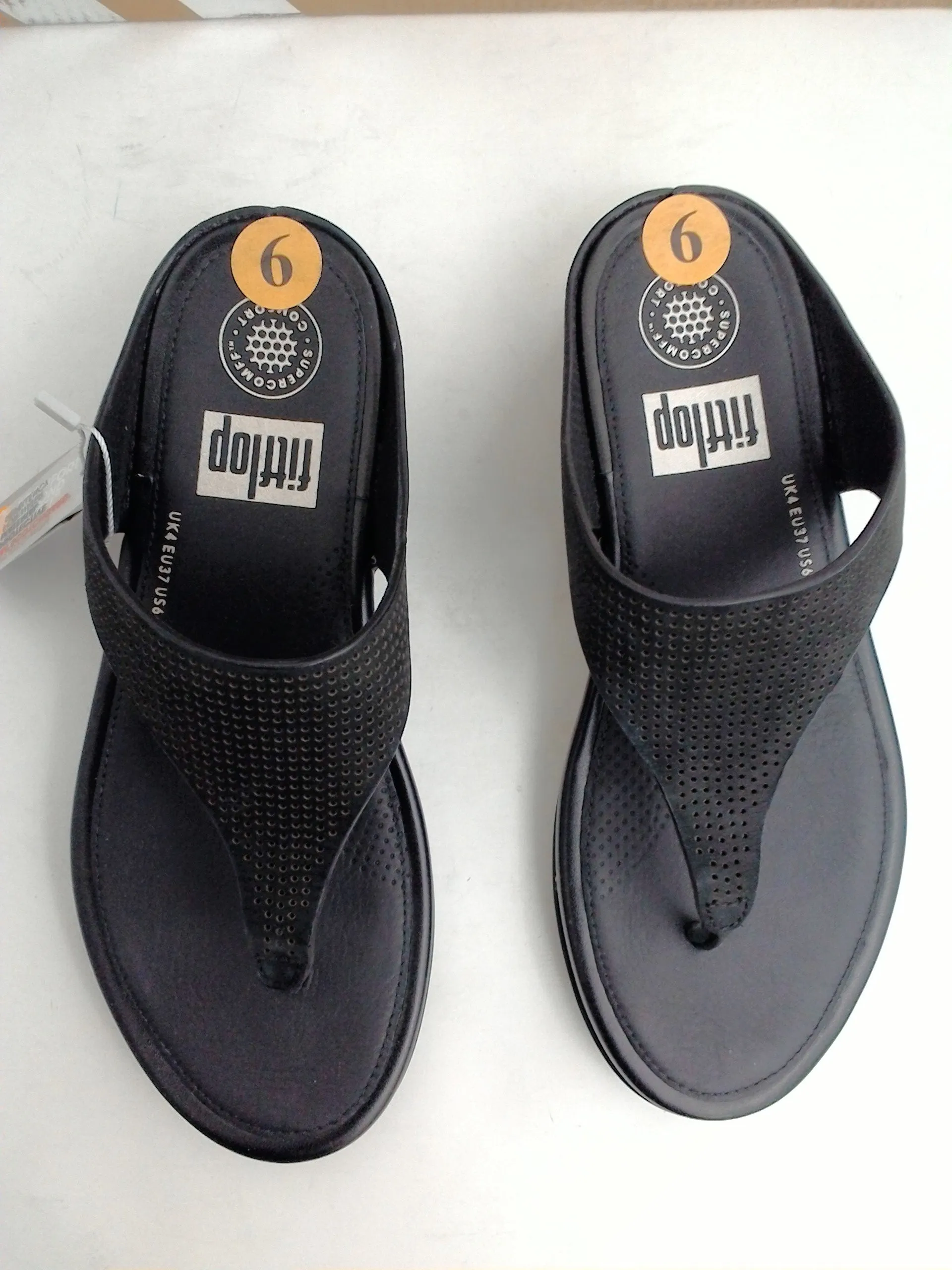 Fitflop Women's Banda (Perf) Black Leather Sandal Size 6