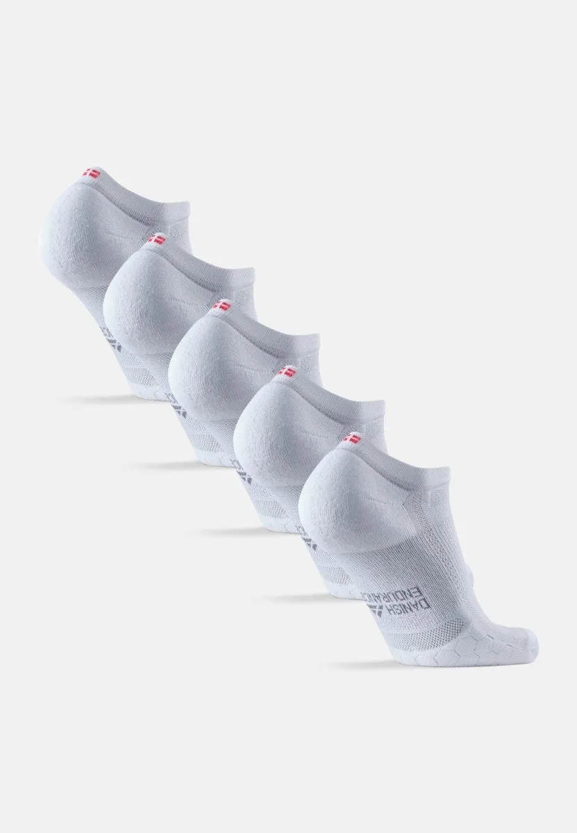 LOW-CUT RUNNING SOCKS FOR LONG DISTANCES