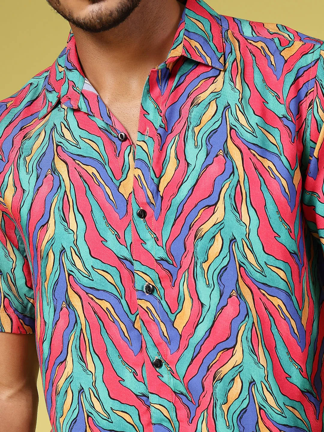 Men's Half Sleeves Abstract Print Shirt