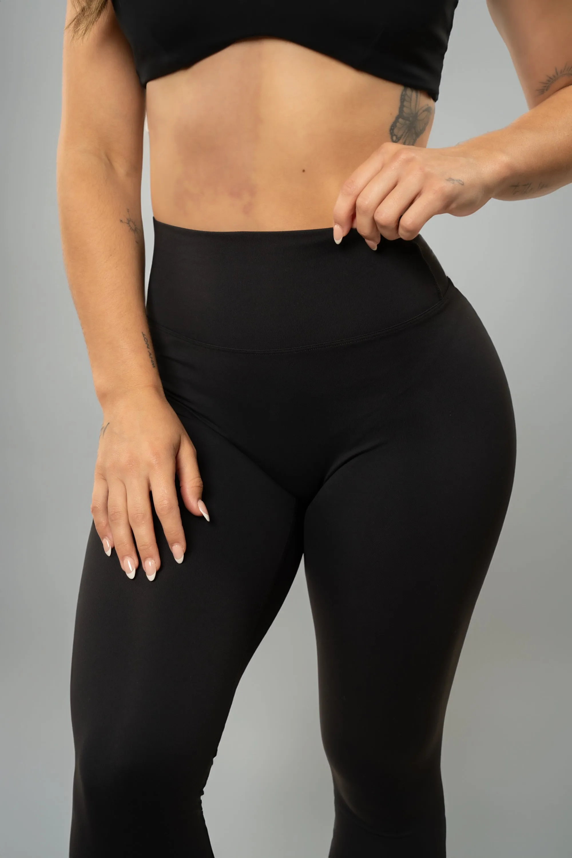 NEW Effortless Scrunch Leggings - Black