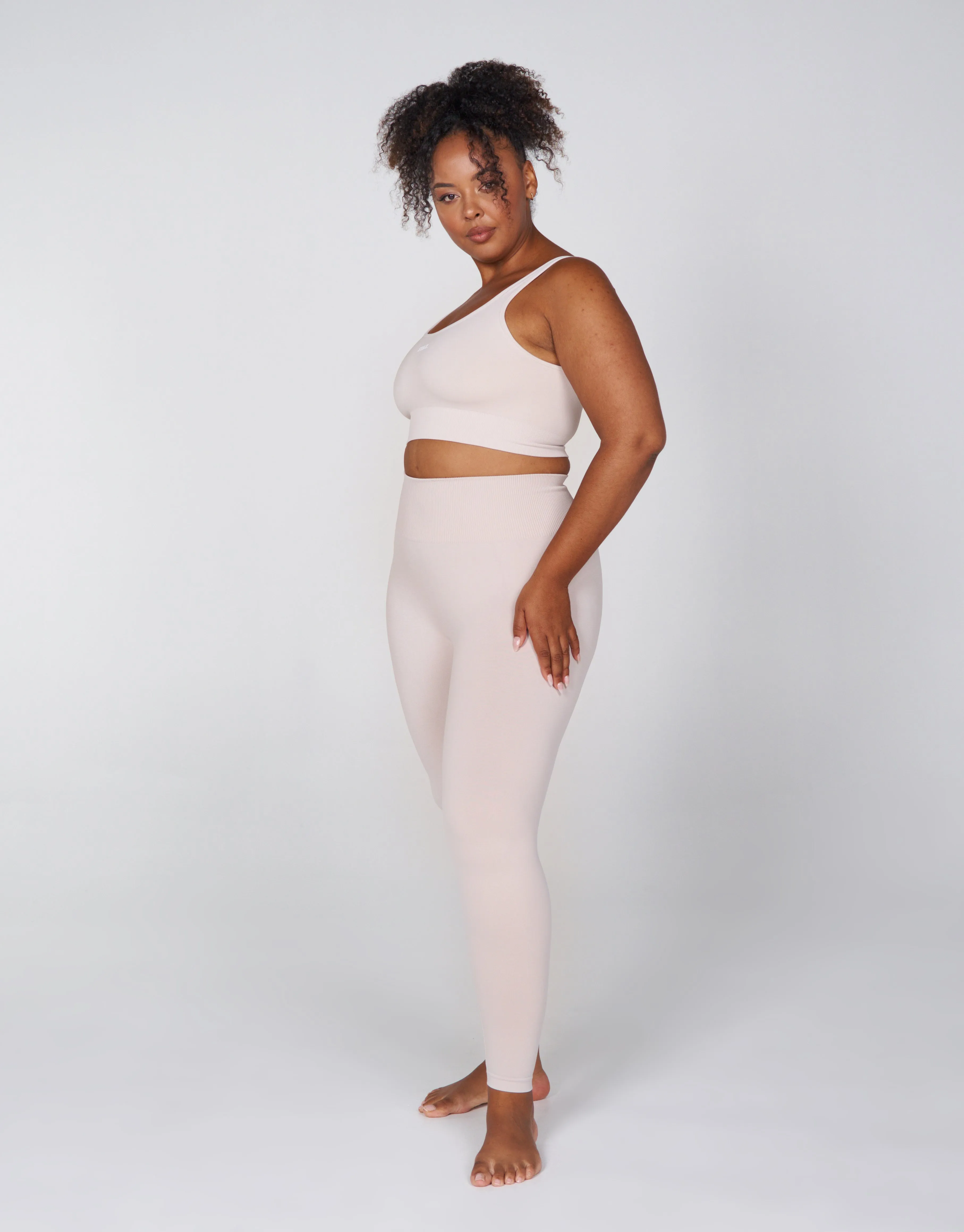 Premium Seamless Favourites Low Back Crop - Bone