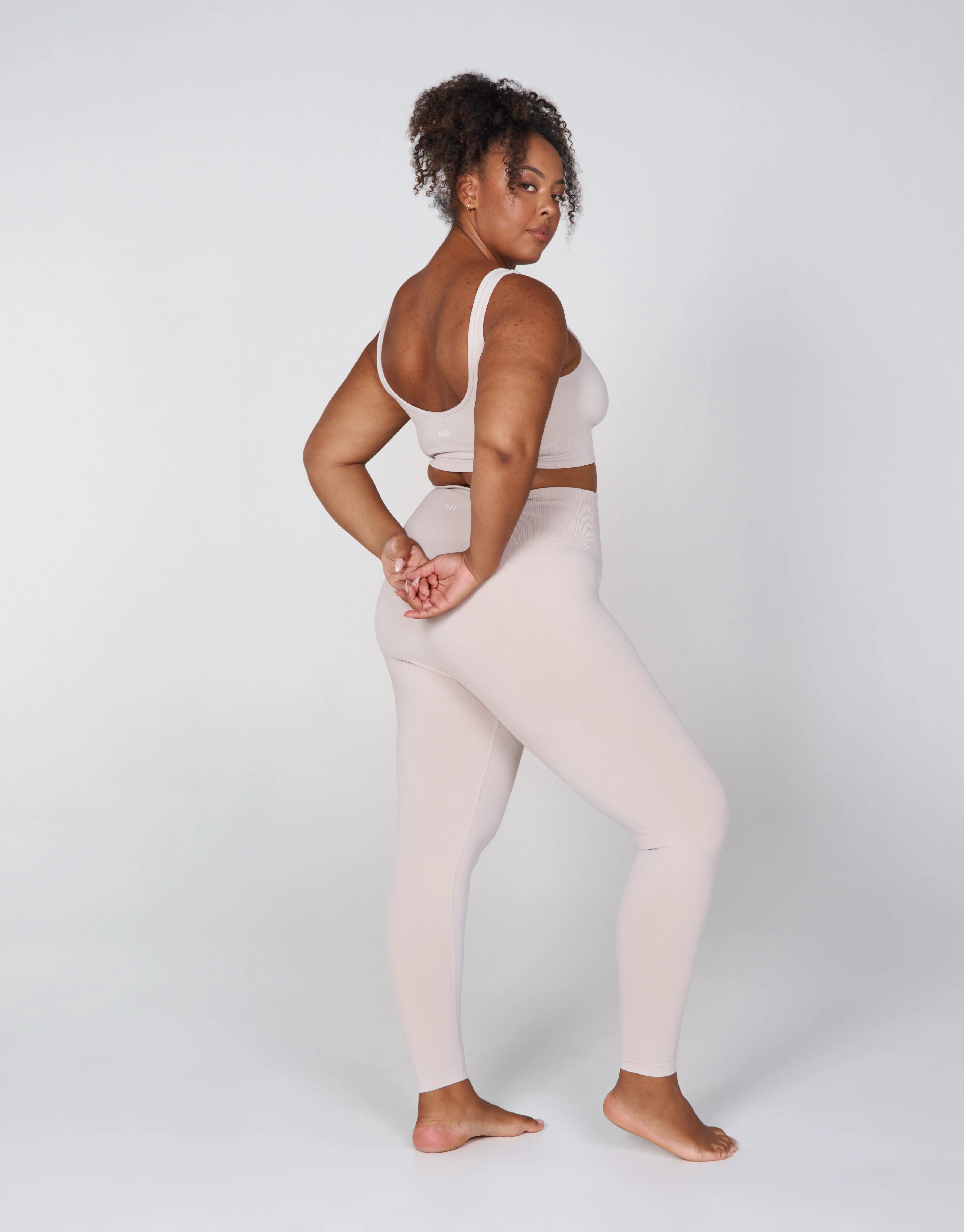 Premium Seamless Favourites Low Back Crop - Bone